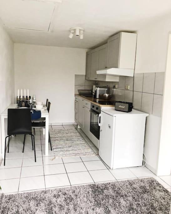 Charmante Gartenwohnung Mit Privatem Grossen Garten Kolonia Zewnętrze zdjęcie